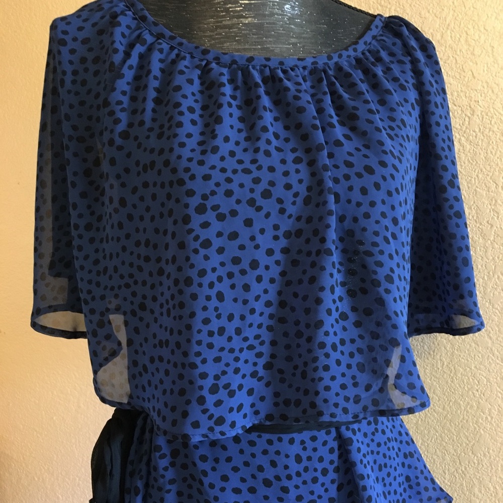 Cute polka dot top !